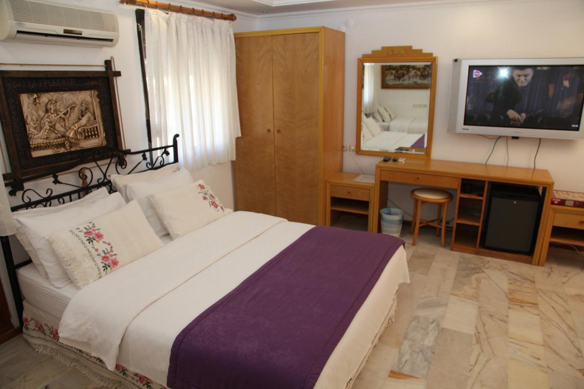 Alacati Antik Motel Кешме Экстерьер фото