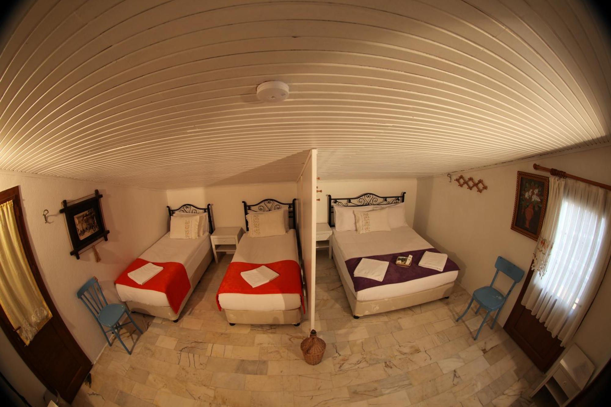Alacati Antik Motel Кешме Экстерьер фото