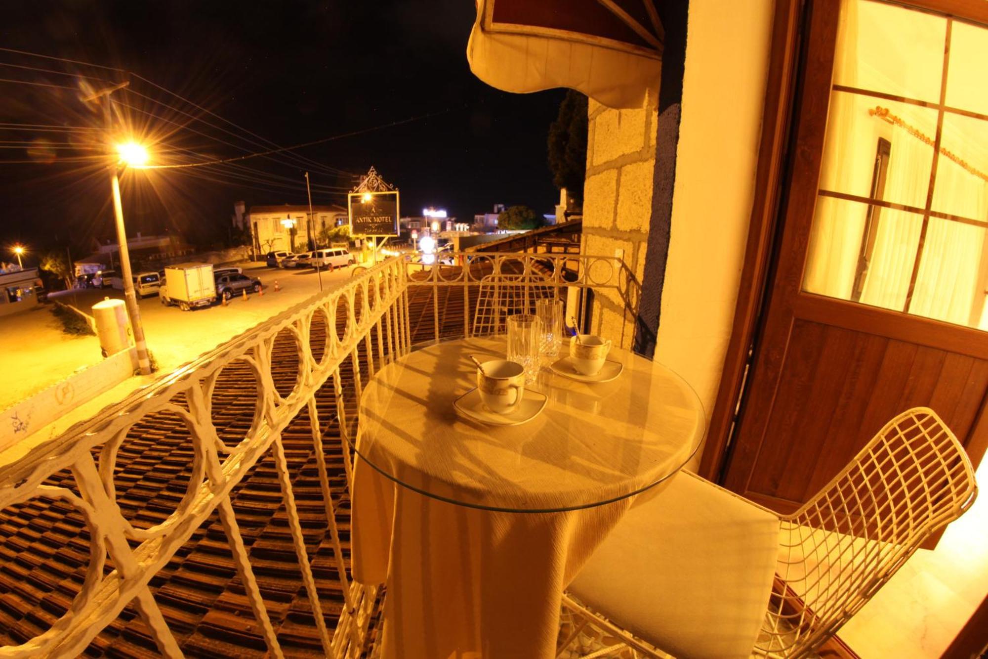 Alacati Antik Motel Кешме Экстерьер фото