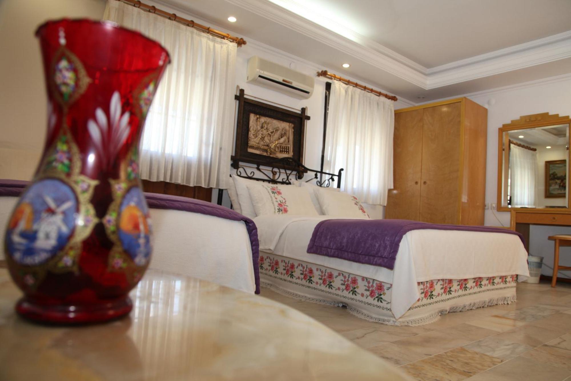 Alacati Antik Motel Кешме Экстерьер фото